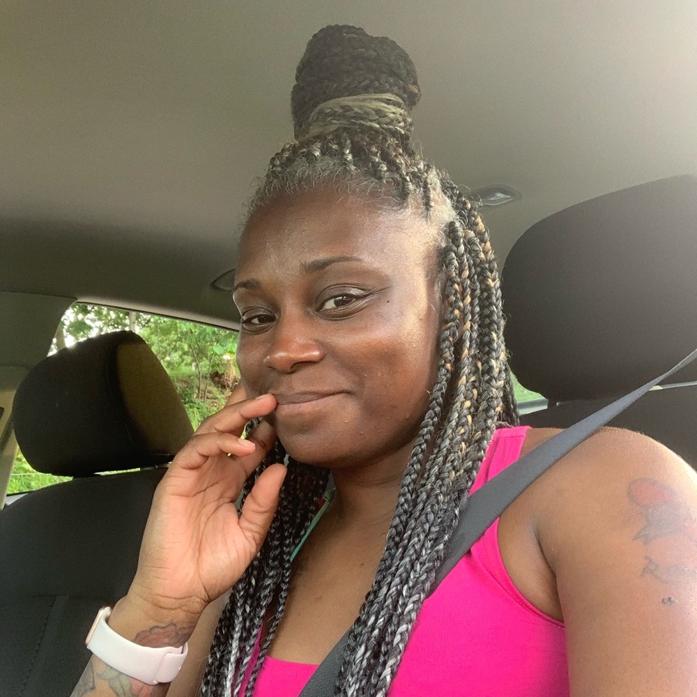 Meet your Posher, Dee